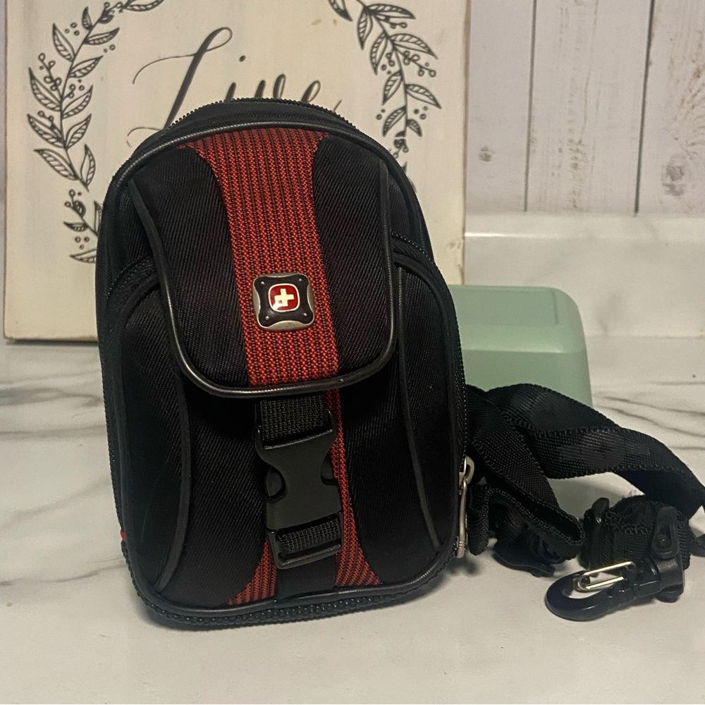 Wenger Swiss Army Gear Pocket Padded small Camera Bag Travel Bag